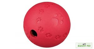 LABYRINT-SNACKY míč na pamlsky tvrdá guma 6 cm - červená Trixie