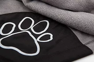 Deka pro psy HOBBY DOG - šedá, fleece - detail