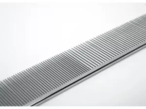 Yento speciální dvojitý kovový hřeben 23 cm pro psy detail povrchová úprava